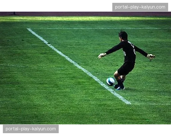 特写：定位球专家教练加盟雷恩，致力于提升球队“死球”效率